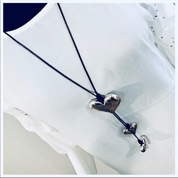 PARIS BLACK LEATHER CHAIN DROPPED HEART NECKLACE - Picture 2 of 7